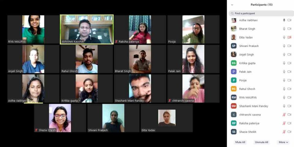 कोरोना योद्धाः लॉकडाउन में भी गुरुज्ञान जारी, एमसीयू में जारी हैं ऑनलाइन कक्षाएं