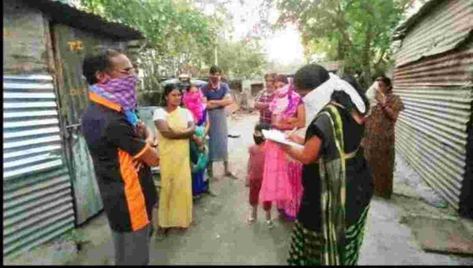 कोरोना योद्धाः पुणे की हेमलता मांग-मांग कर भर रही हैं गरीबों का पेट