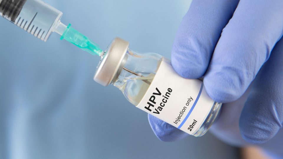 तमिलनाडु में लड़कियों को मुफ्त Cervical Cancer वैक्सीन