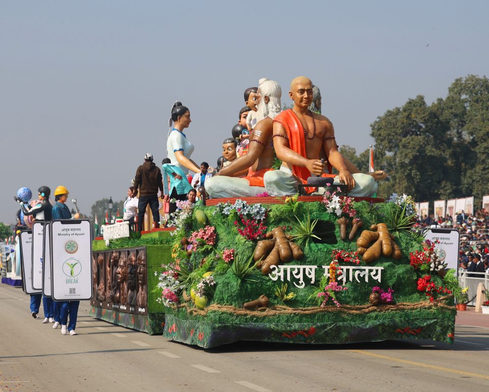 गणतंत्र दिवस परेड में आयुष झांकी ने सबका मन मोहा