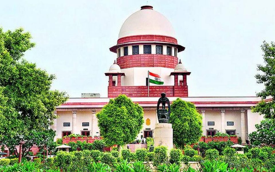 स्कूलों में मुफ्त मिले सैनेटरी पैड: Supreme court